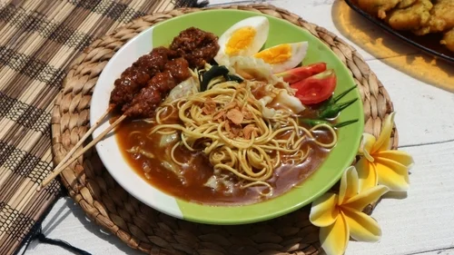 Kuliner Indonesia: Mie Ongklok yang Menggugah Selera