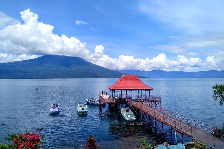 Pesona Wisata Alam Indah di Danau Ranau, Sumatera Selatan